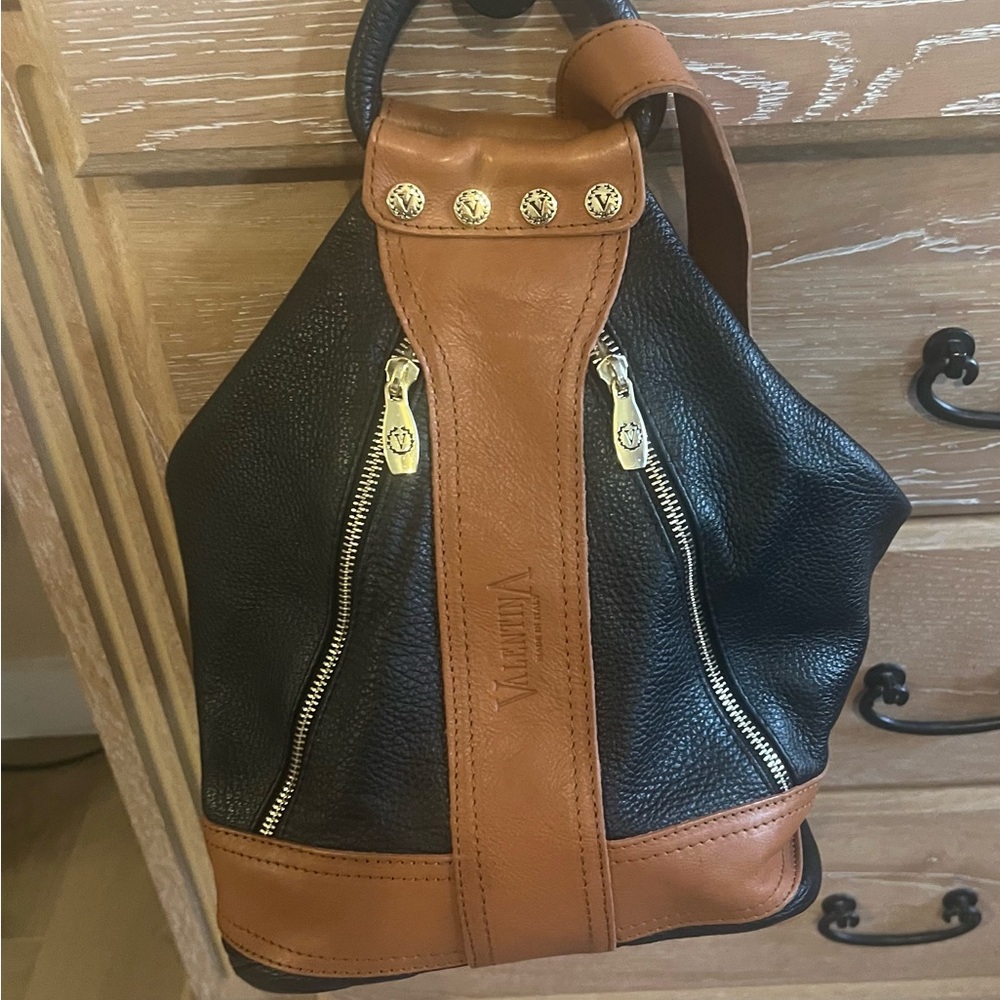 🔥🔥🔥Valentina Black and Brown Leather Bag🔥🔥
         🪴🥰❤️🌺🪴🌷❤️🪴🌺